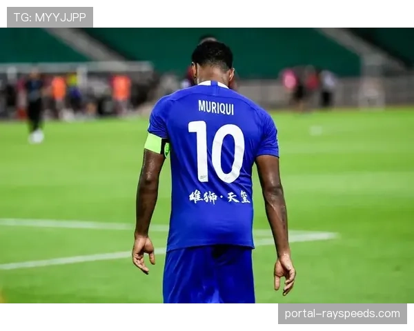 特写：沧州雄狮门将邵璞亮完成职业生涯第300次联赛出场